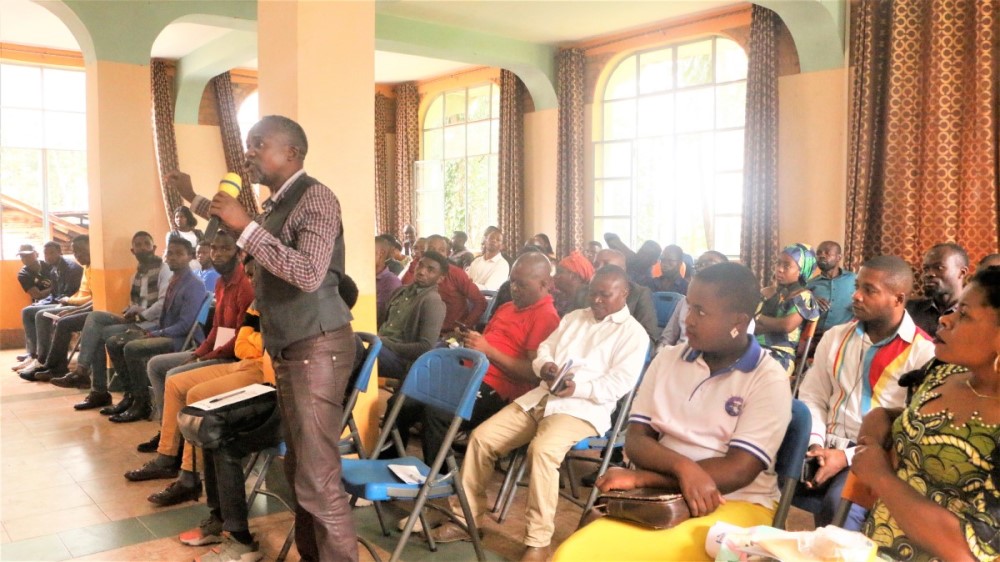 Des jeunes de Panzi dans l'atelier de La Prunelle RDC asbl