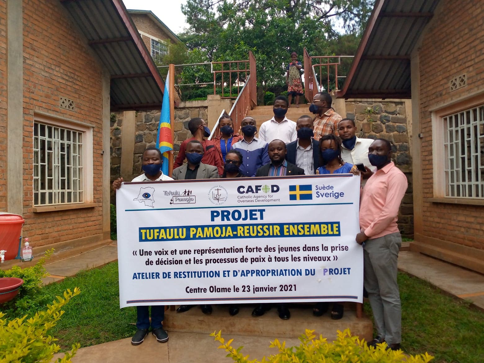 Une photo de famille avec des participants à l'atelier du Centre Olame. Ph. LaprunelleRDC