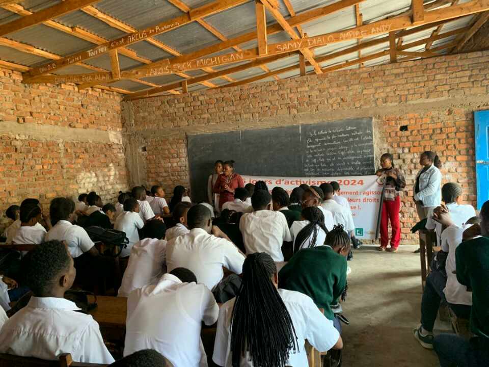 16 jours d’activisme : des élèves de l’EDAC ISGEA de Bukavu sensibilisés contre les violences faites aux femmes et aux filles