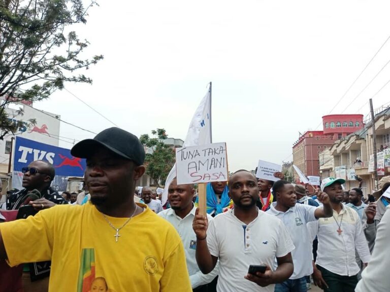 Paix et solidarité pour l’Est de la #RDC : « 30 ans de guerre, 30 ans d’atrocités, 30 ans de graves crimes, ça suffit ! » 