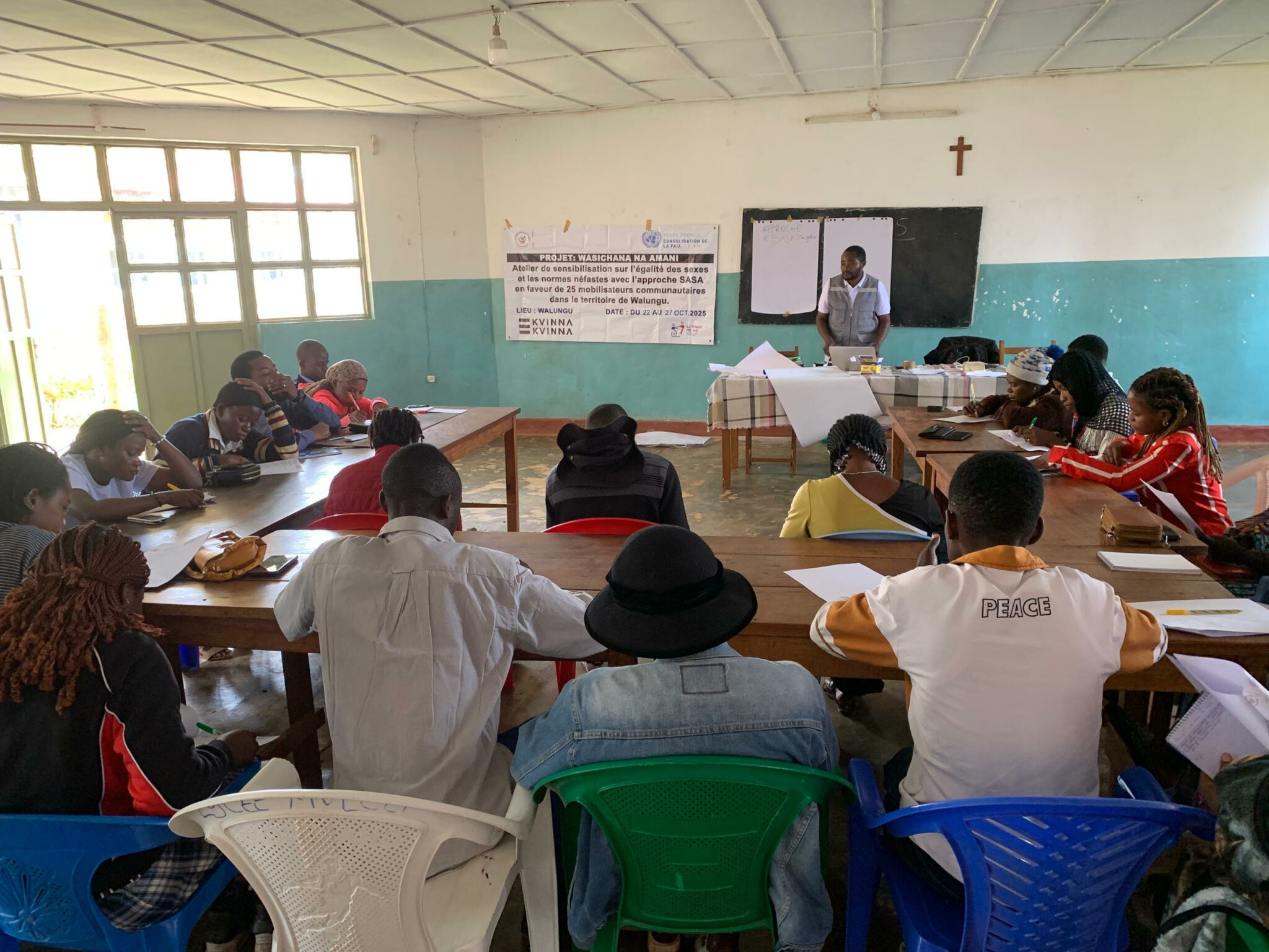 Walungu : 25 jeunes formés par La Prunelle RDC asbl pour déconstruire les normes sociales néfastes et promouvoir l’égalité des sexes