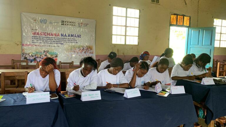 Wasichana na Amani : à Mwenga-centre, des jeunes femmes formées sur la gestion des conflits, le plaidoyer et le lobbying, la communication à travers les réseaux sociaux